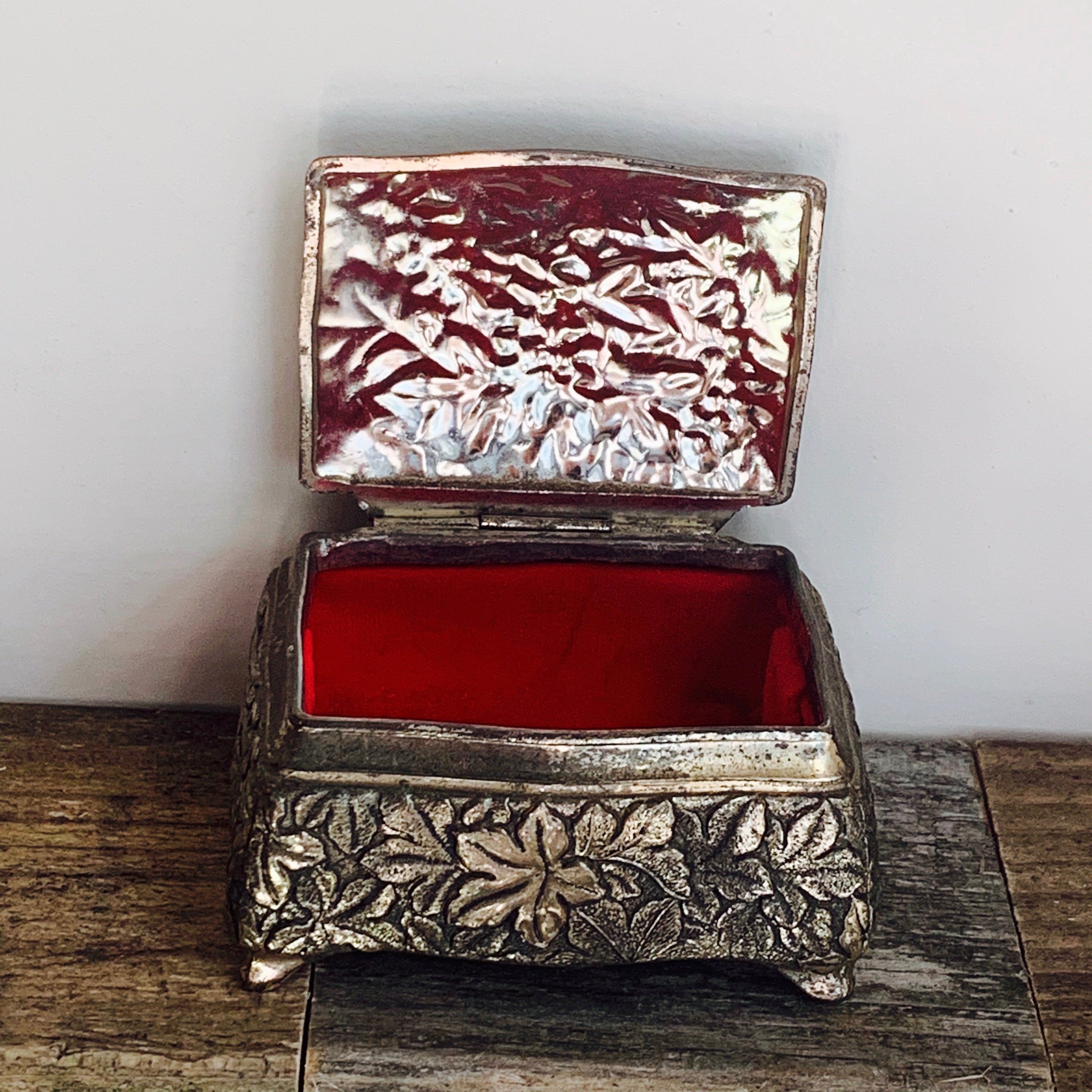 Vintage Find, Silver Metal Grape Trinket Box